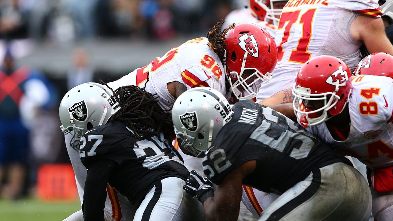 Kansas City Chiefs defensive tackle Dontari Poe, center, rushes