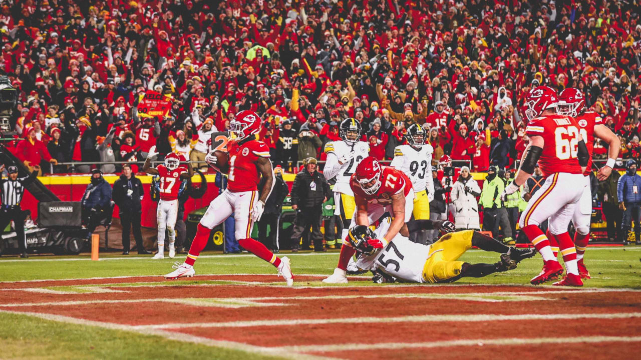 WATCH: Chiefs' Patrick Mahomes flips no-look TD pass to Jerick McKinnon vs.  Broncos 