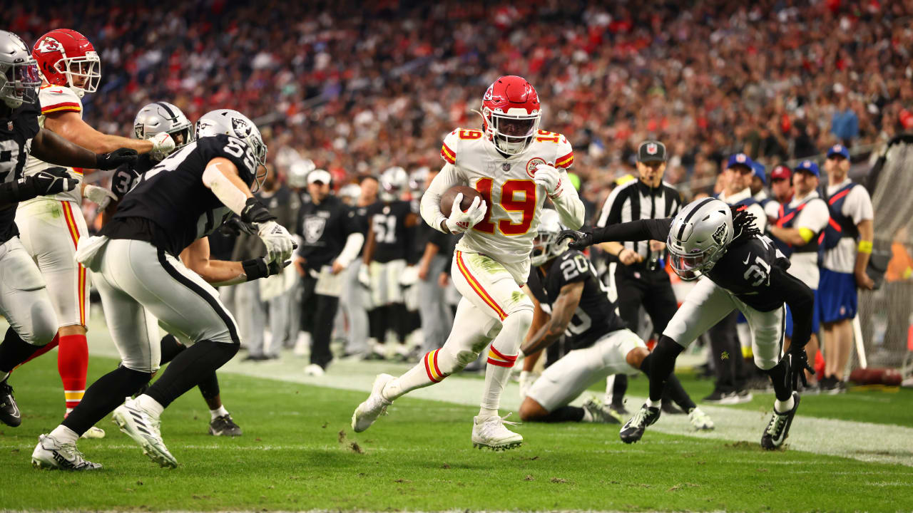 Watch: Kadarius Toney scores first touchdown with Chiefs