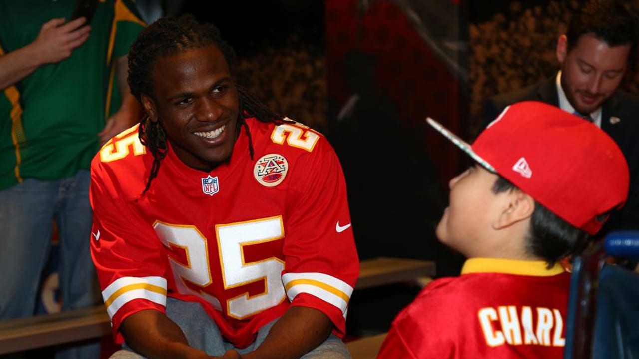 Chiefs RB Jamaal Charles tells story of overcoming learning disability in  new children's book