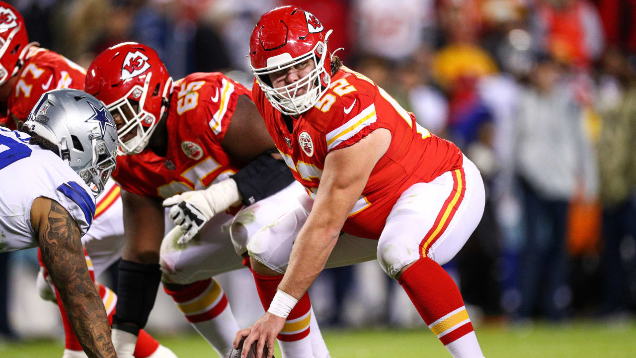 Chiefs rookie Creed Humphrey is PFF's top-ranked center through Week 5