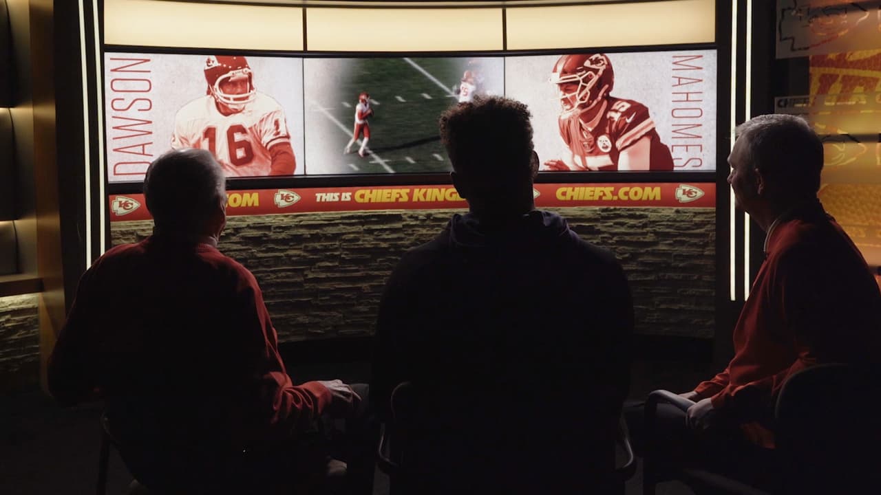 Conrad McGorkin on X: Len Dawson set the Chiefs franchise record for  passing TDs in a season with 30 in 1964. The record still stands today.  It's mid-game of week two in