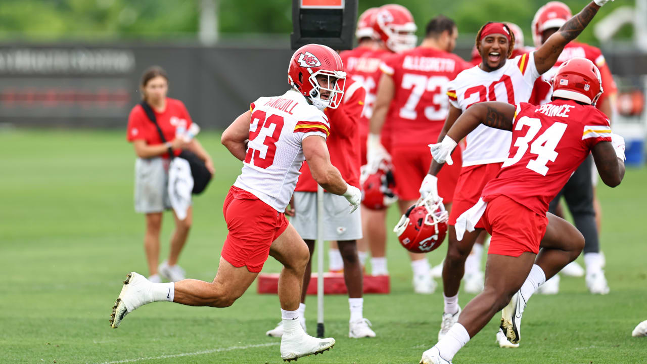 Chiefs linebacker Drue Tranquill parallels football & chess