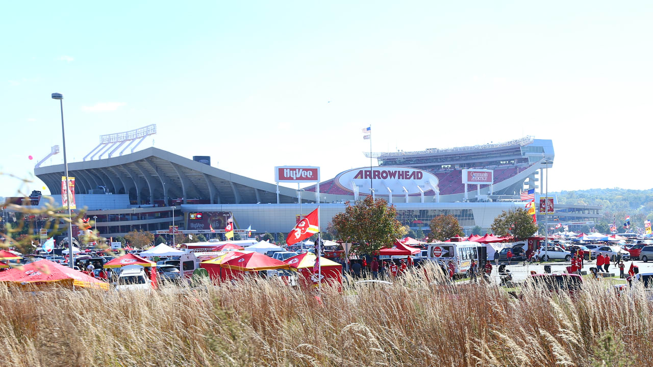 FLEX: Key AFC West Chiefs, Raiders game at Arrowhead moved to 3:25