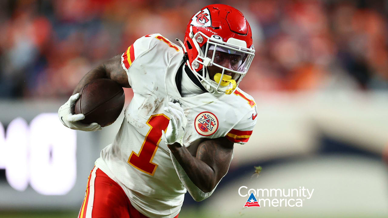 Chiefs Tyreek Hill injury: WR hurt heel in warmups vs. Broncos