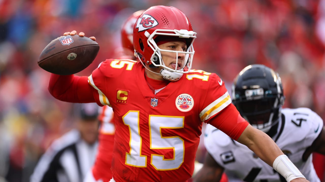 Kansas City Chiefs Report LIVE: Patrick Mahomes, JuJu Smith