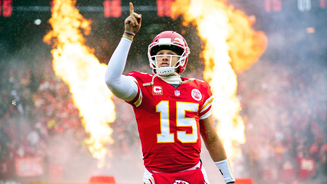 Patrick Mahomes in action