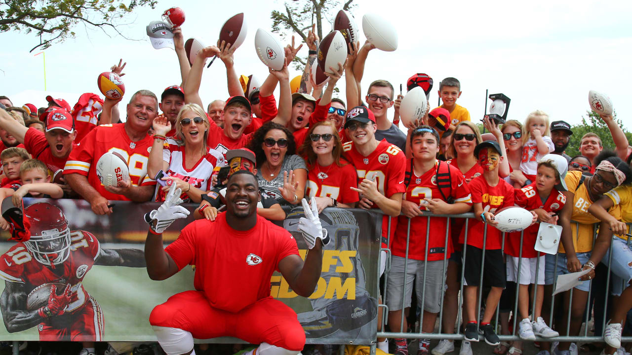 Chiefs training camp: Autograph schedule