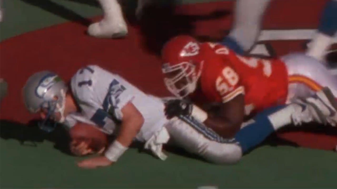 The Kansas City Chiefs - Derrick Thomas celebrates his 100th career QB  sack. #TBT