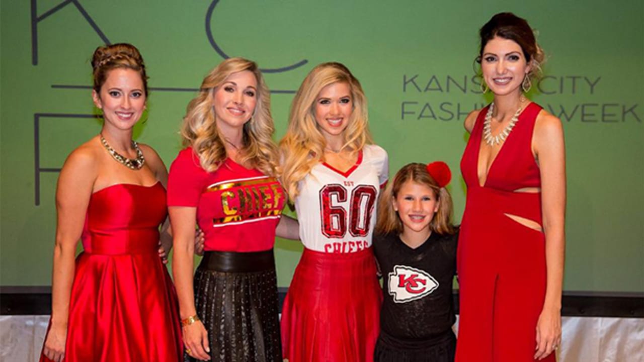 Who is Clark Hunt's wife Tavia Shackles?