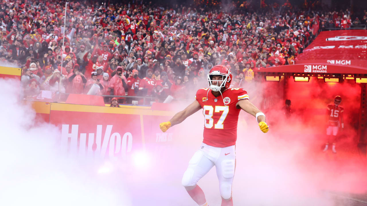 Travis Kelce sets another playoff record in Chiefs' win over Jaguars