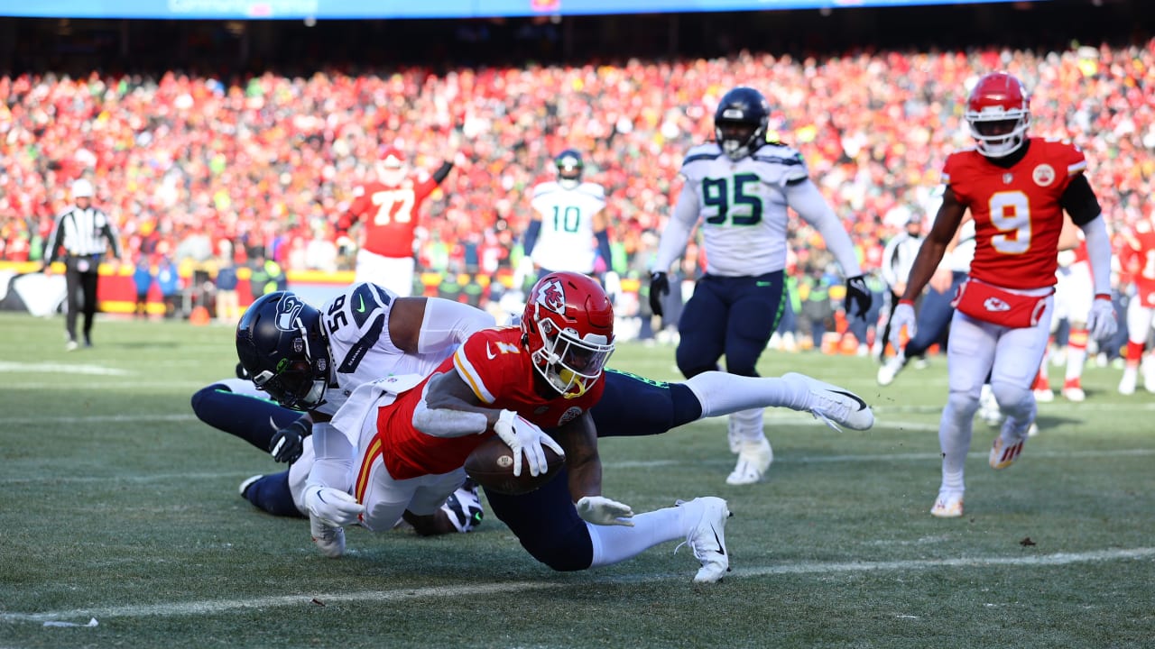 Chiefs Defeat Seahawks, 24-10, Behind Strong Defensive Effort on Christmas  Eve