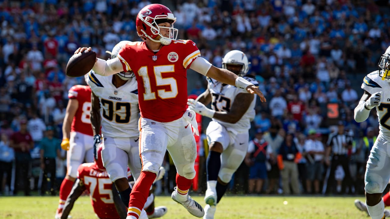 Chiefs, Chargers take rivalry to Sunday night spotlight