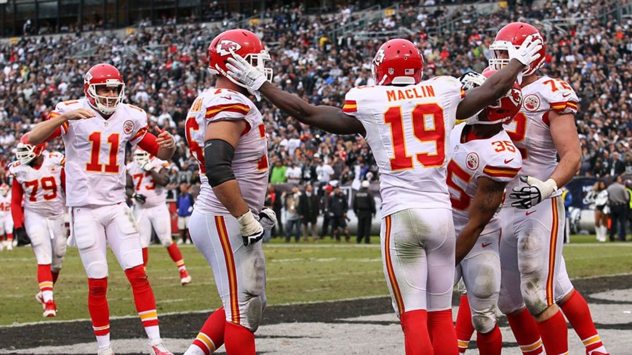 Photo Gallery: Chiefs Vs. Raiders Game Action