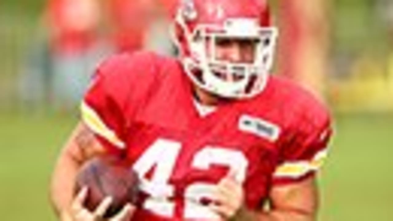 Anthony ShermanHOTT  Kc chiefs, Sporty, Sherman