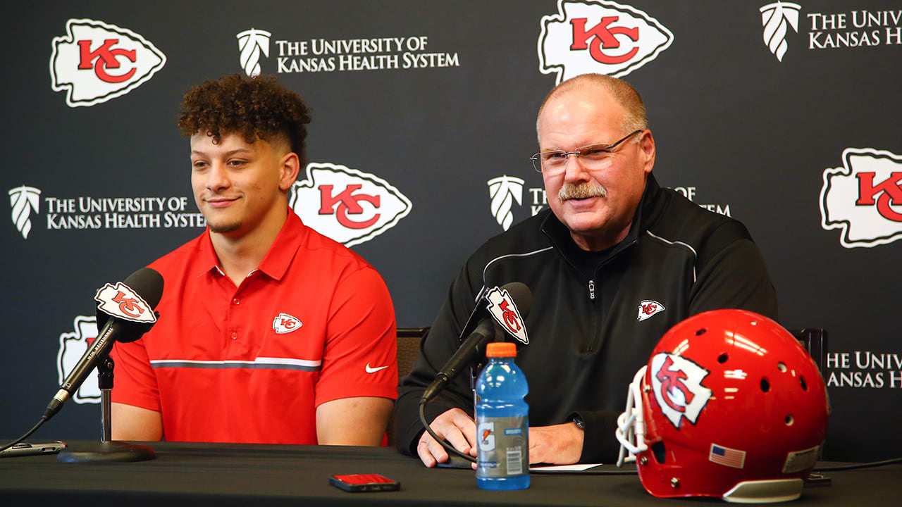 Patrick Mahomes defends Bieniemy and predicts success for him in