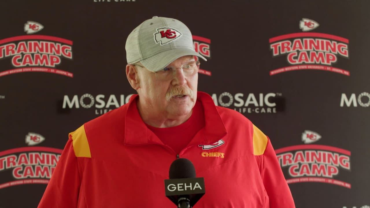 Chiefs practicing in rain as Andy Reid elects to keep team outdoors