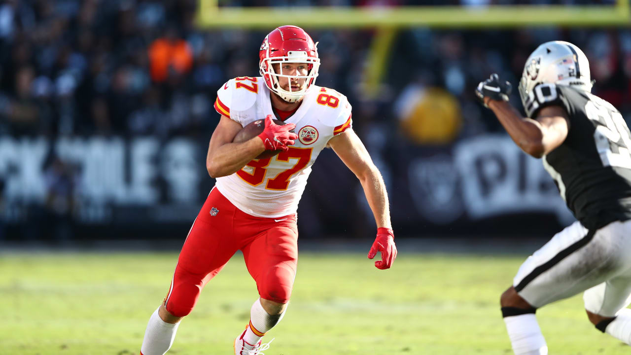 Chiefs TE Travis Kelce lives childhood dream with TD pass