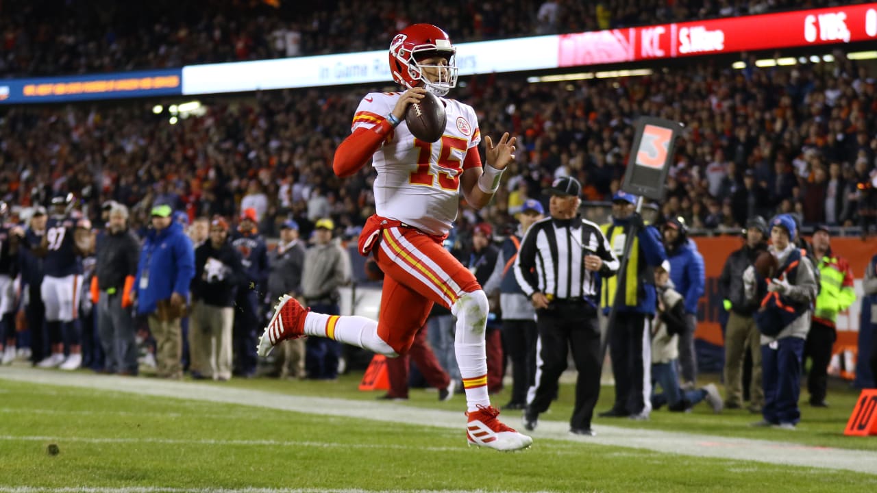 WATCH: Patrick Mahomes makes crazy defensive play, hits home run at Kansas  City Royals celebrity softball game 