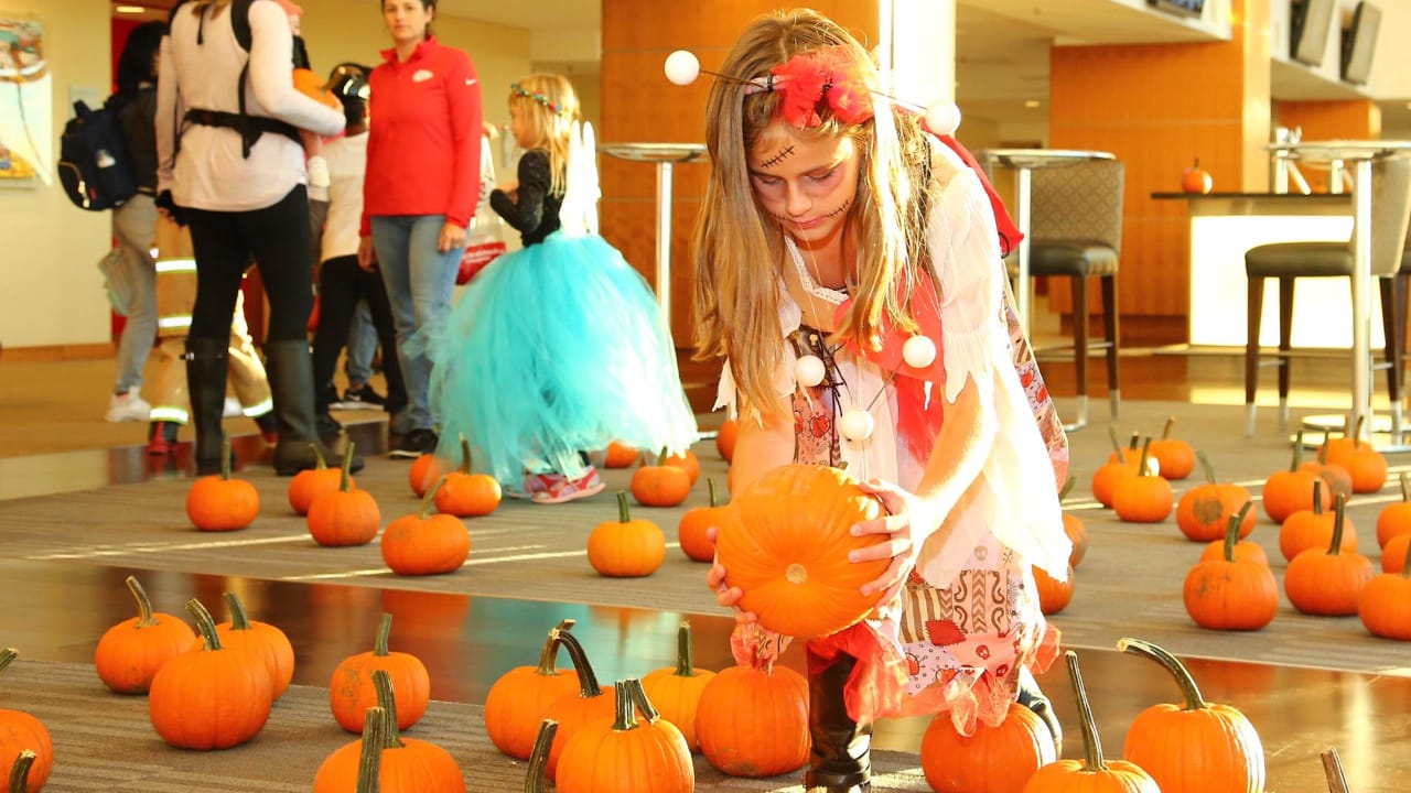 More Than 1,500 Kids Celebrate Halloween at Arrowhead as Part of Chiefs