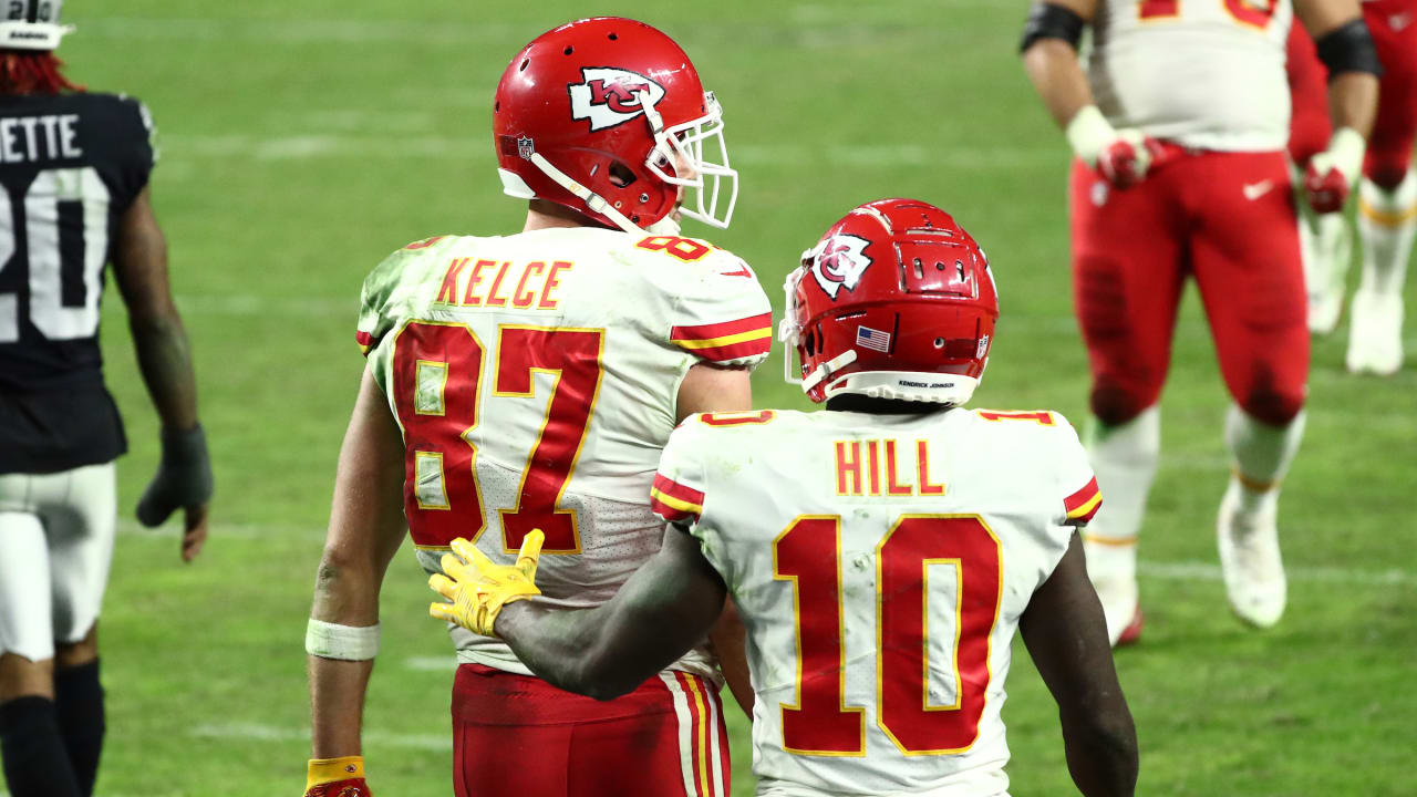 Pro Football Focus Names Travis Kelce and Tyreek Hill the Top Pass-Catching  Duo in the NFL