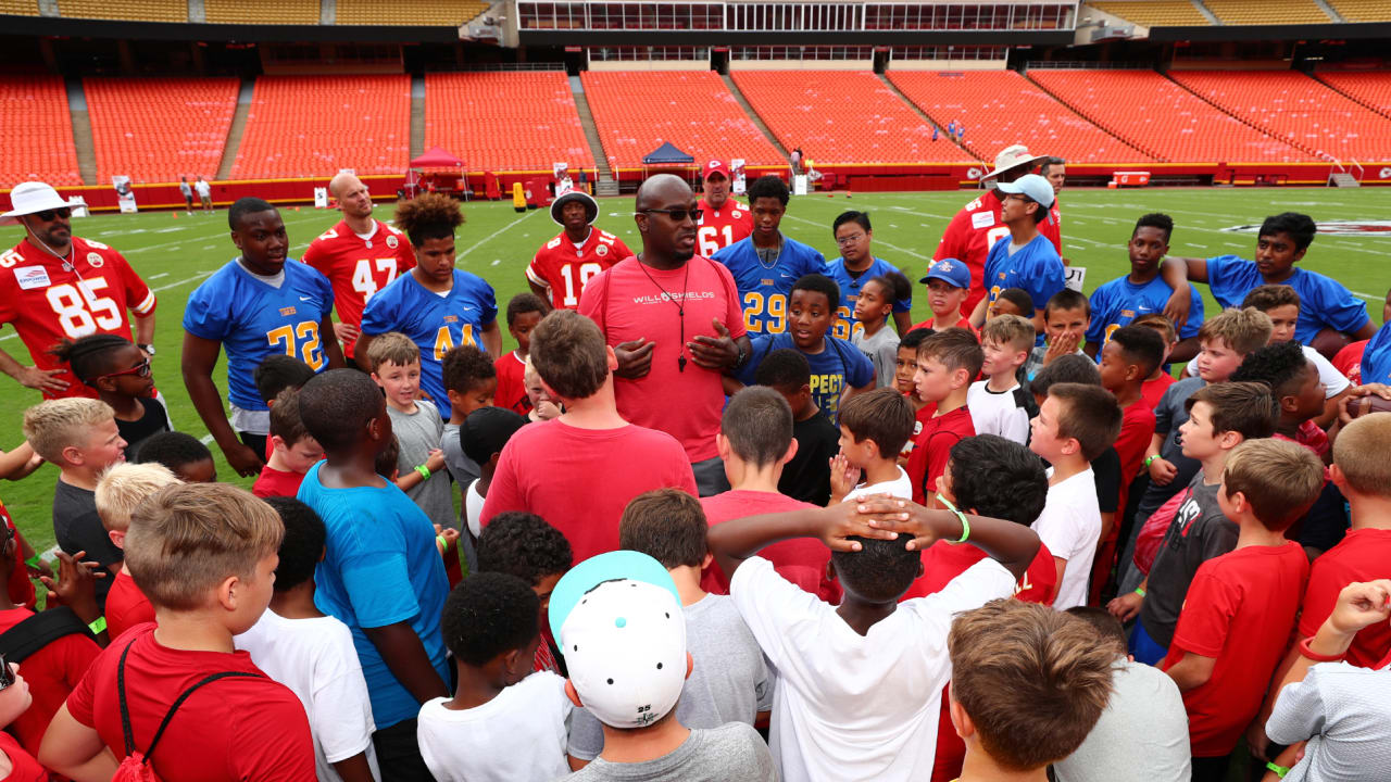 Chiefs’ Legends Coach Up the Next Generation of Players at Youth