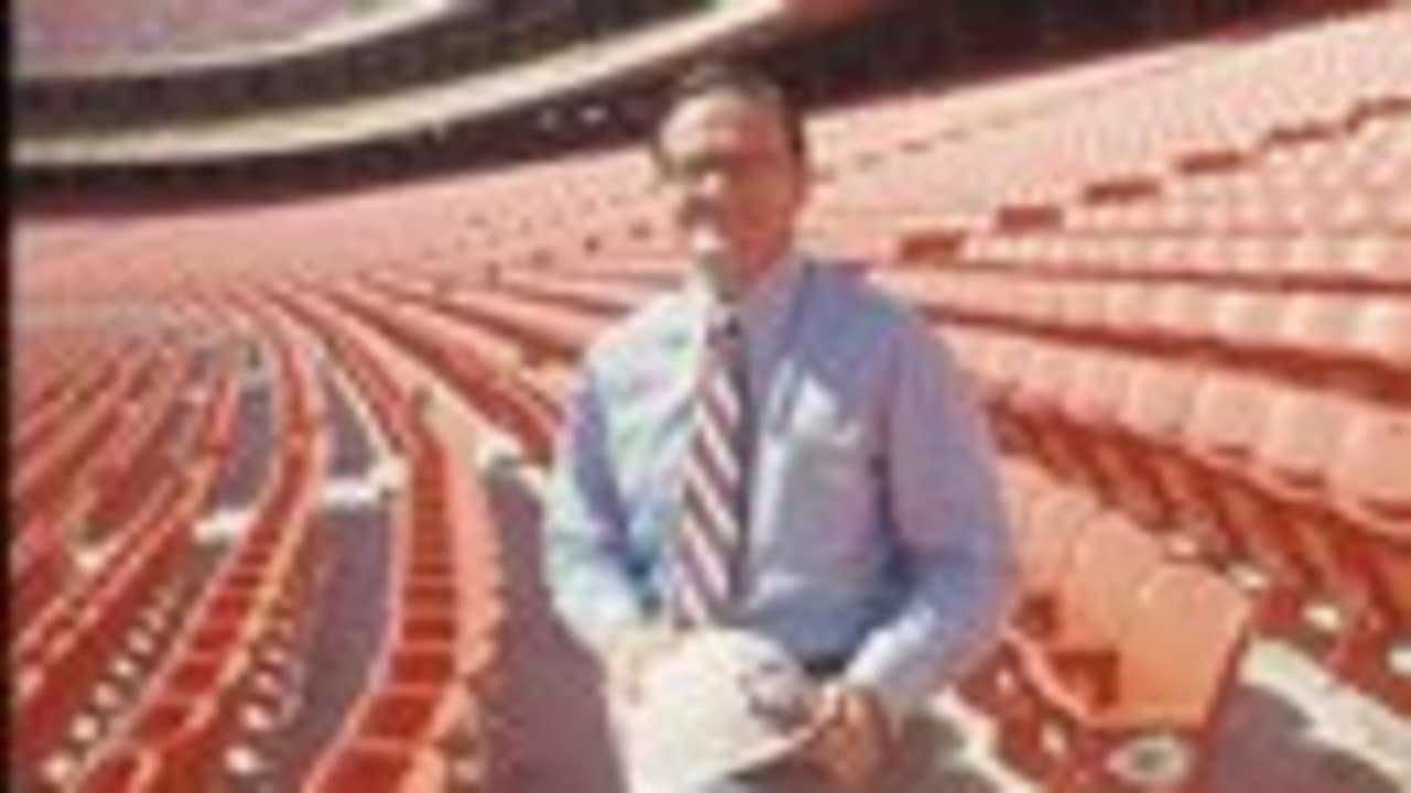 Clark Hunt: “My Dad was a Great Father”