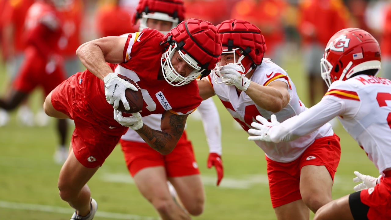 Kansas City Chiefs center Creed Humphrey talks to teammates on the bench  during the second half of an NFL football game against the Los Angeles  Rams, Sunday, Nov. 27, 2022 in Kansas