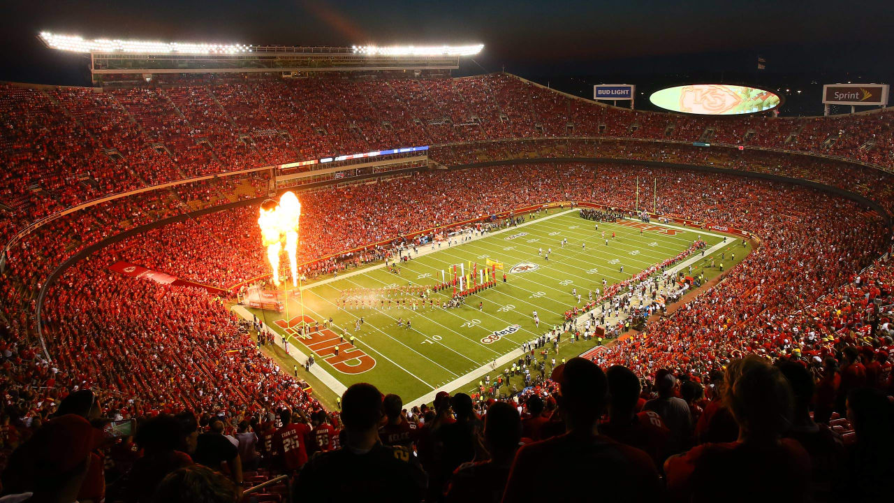 arrowhead stadium at night