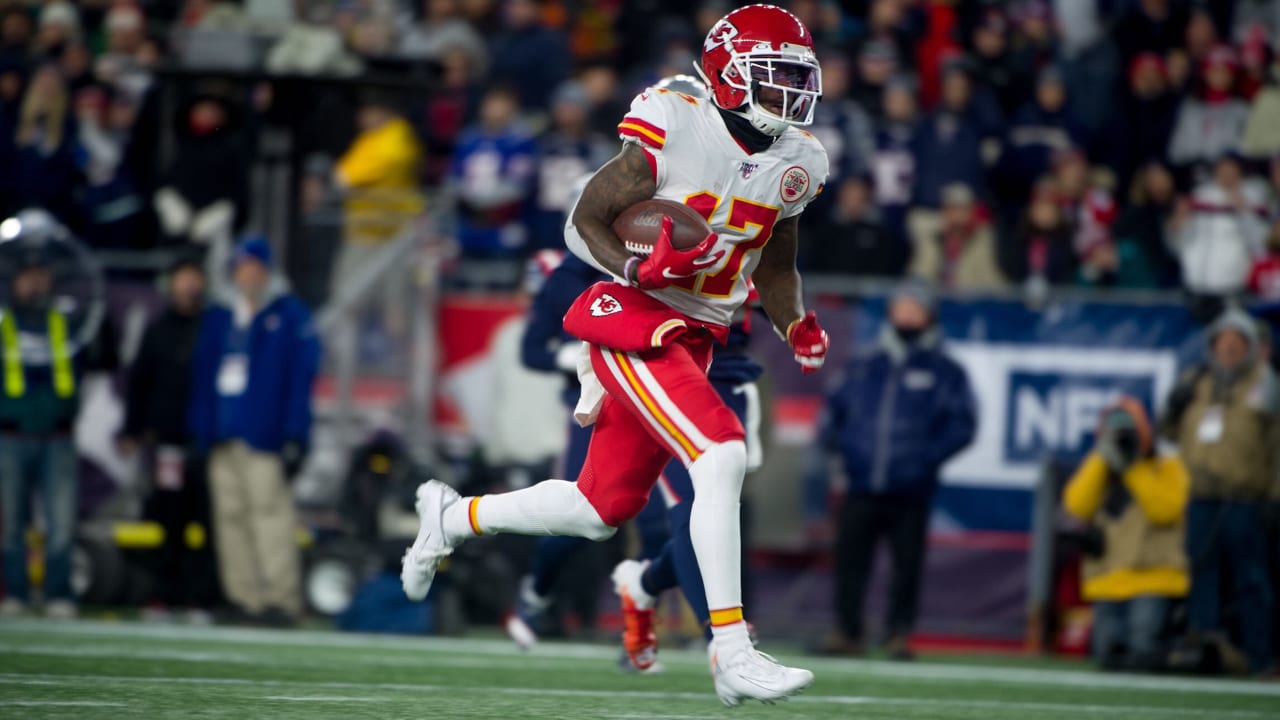 Mecole Hardman Hauls In Patrick Mahomes' Floater For 48-yard Touchdown