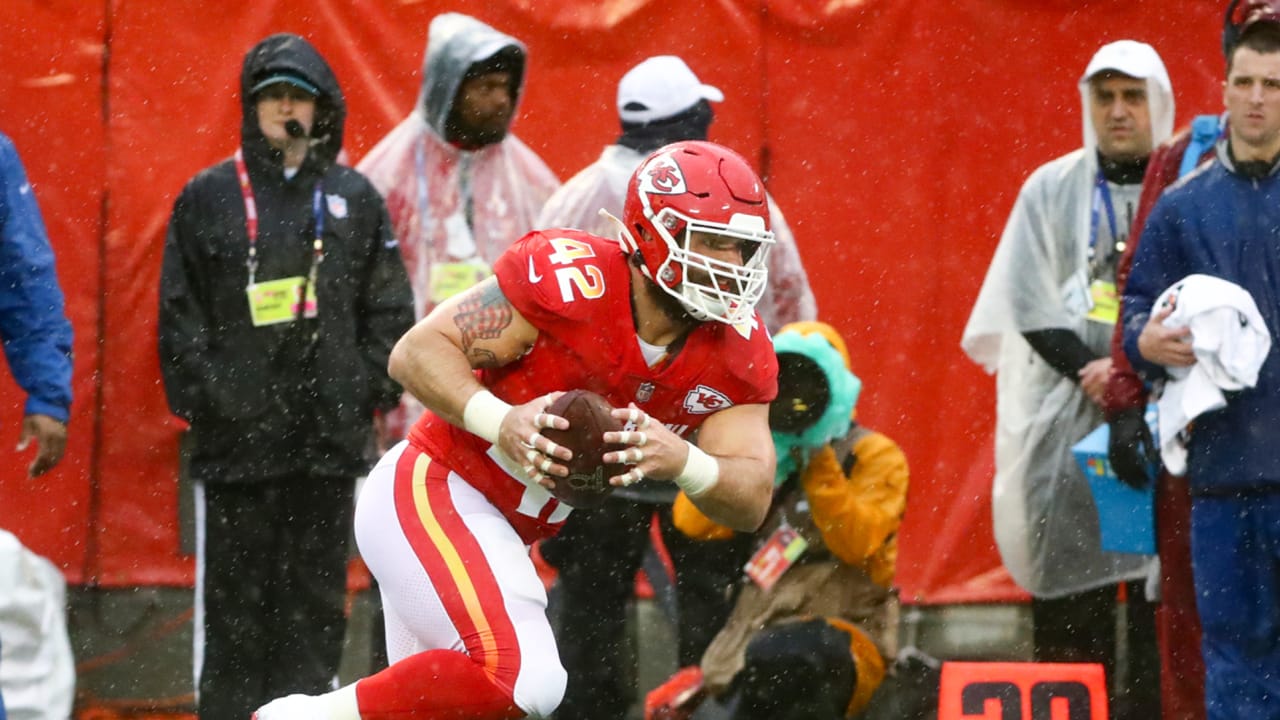 theScore - The Kansas City Chiefs FB Anthony Sherman