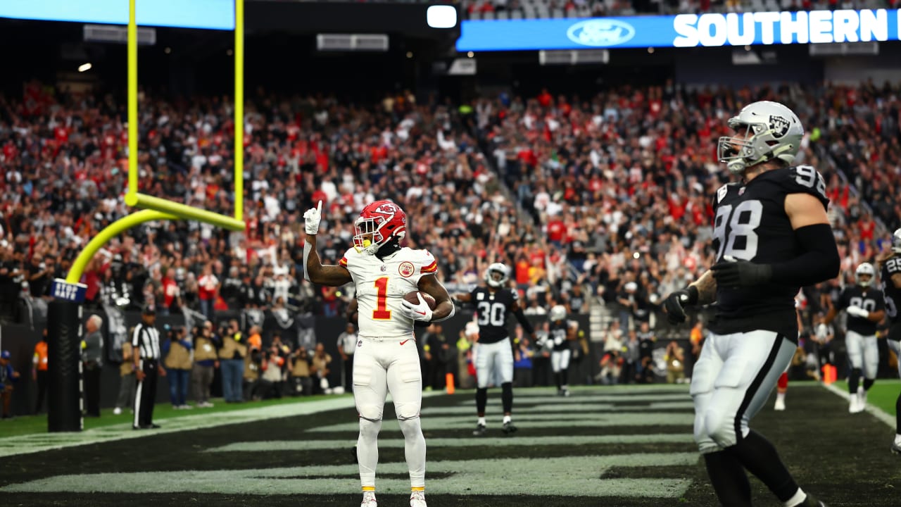 Chiefs edge Raiders as Mahomes throws TD pass with 28 seconds left