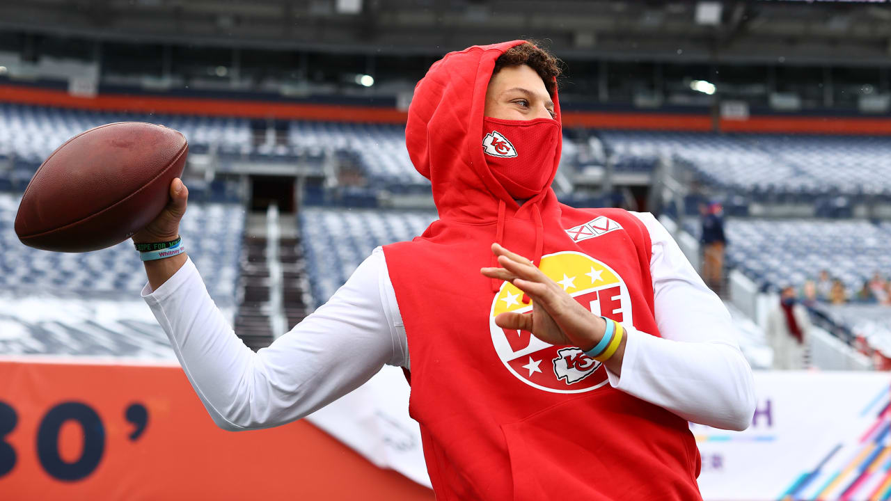 Photos: Warmups & Pregame from Week 7 | Chiefs vs. Broncos