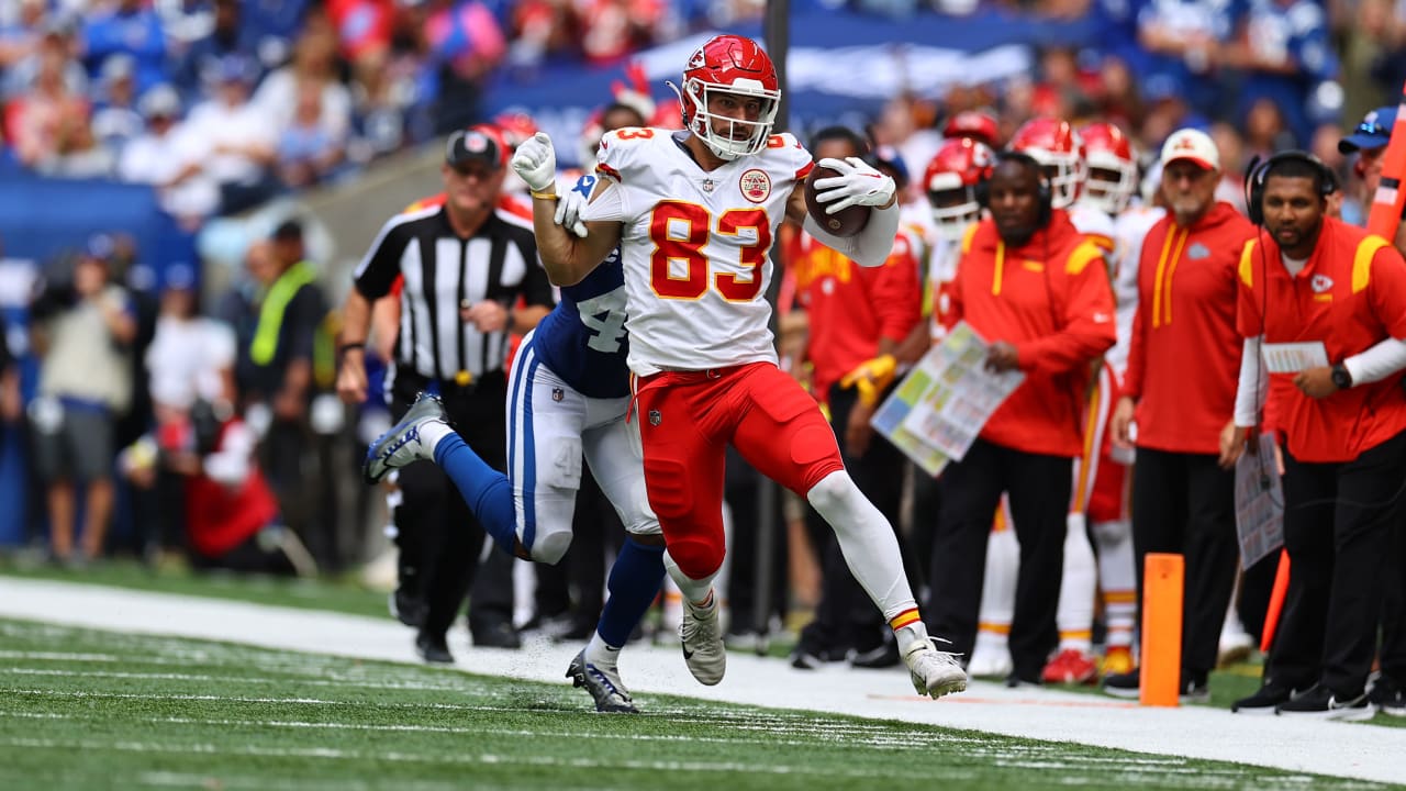 Chiefs' Trick Play Goes for 26-Yard Gain to Noah Gray
