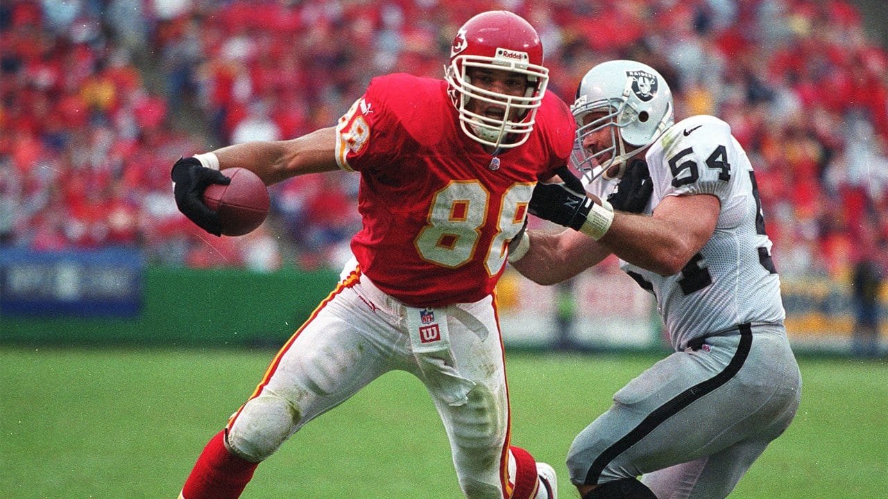 Kansas City Chiefs wide receiver Eddie Kennison (87) celebrates