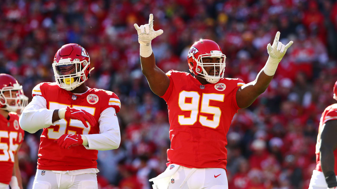 Chiefs' Mike Hughes enjoys career day stepping in for Sneed