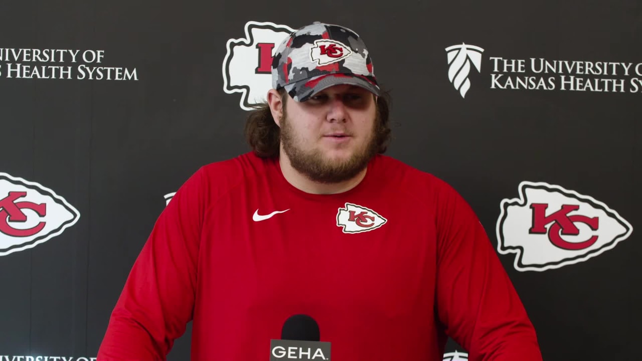 Creed Humphrey hints at brewing cohesion, grit along Chiefs' OL