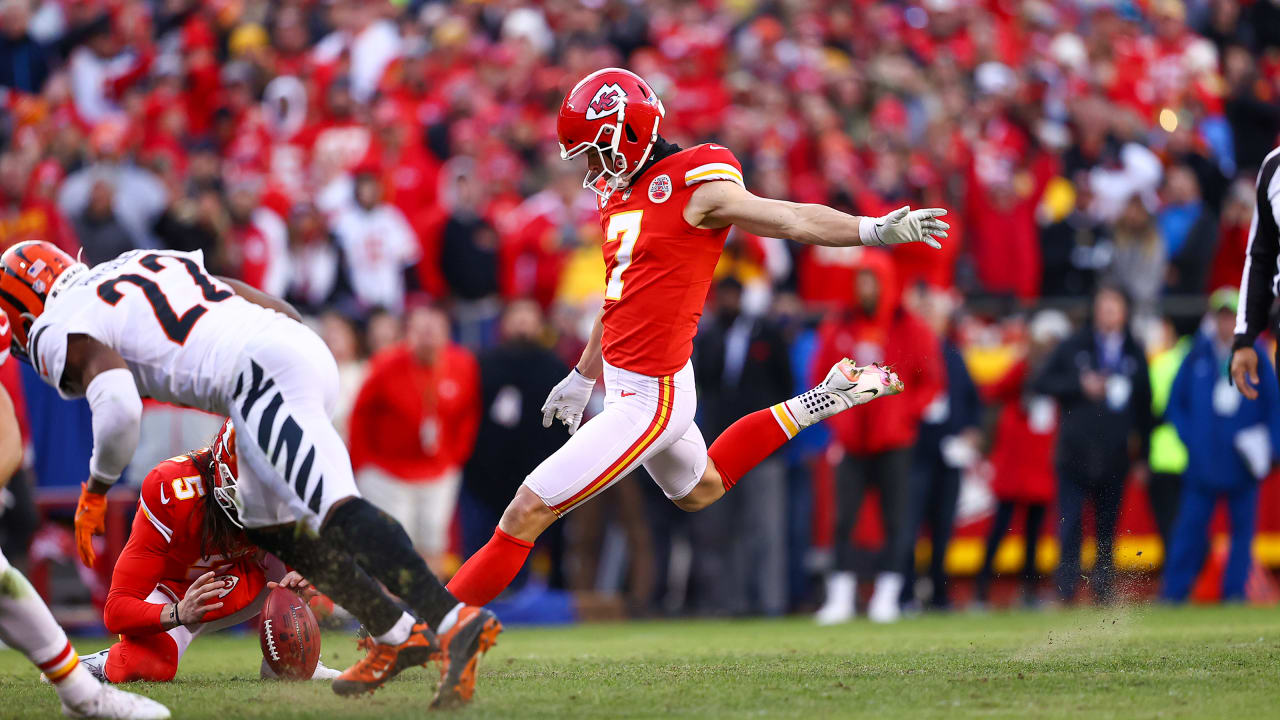 Butker nails long field goal in OT as Chiefs edge Chargers