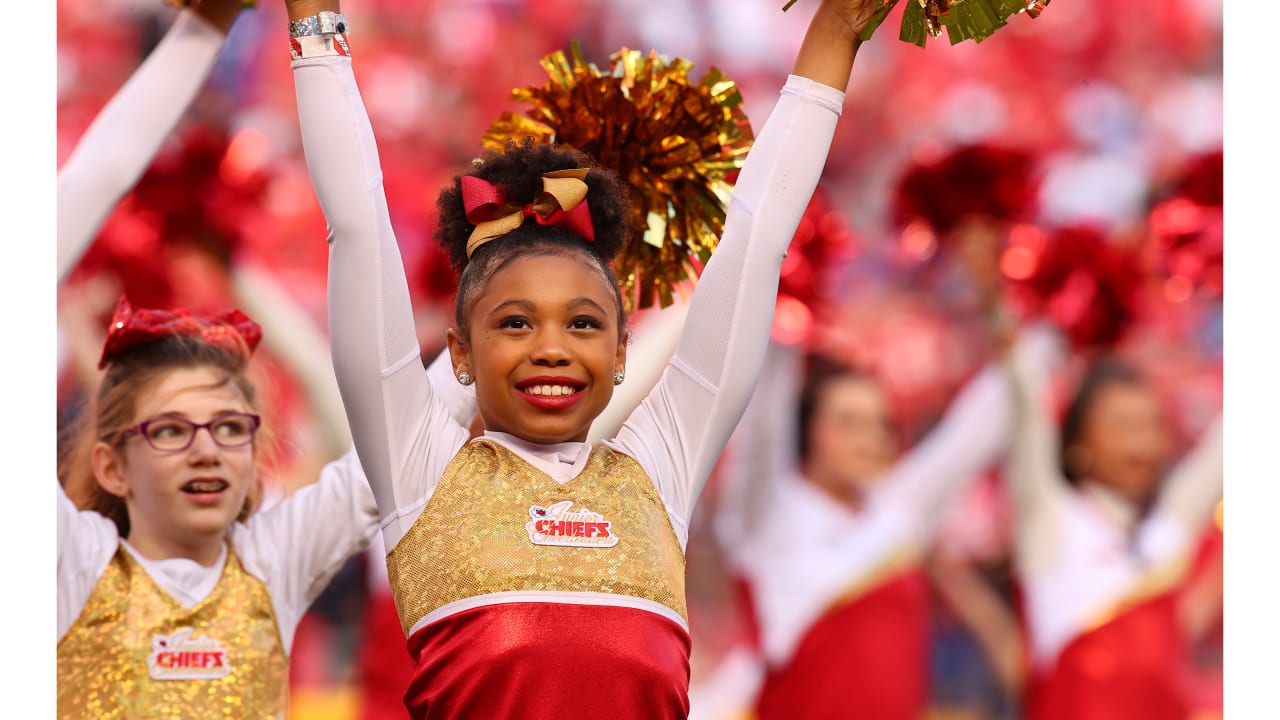 Photos: Junior Chiefs Cheerleaders Perform