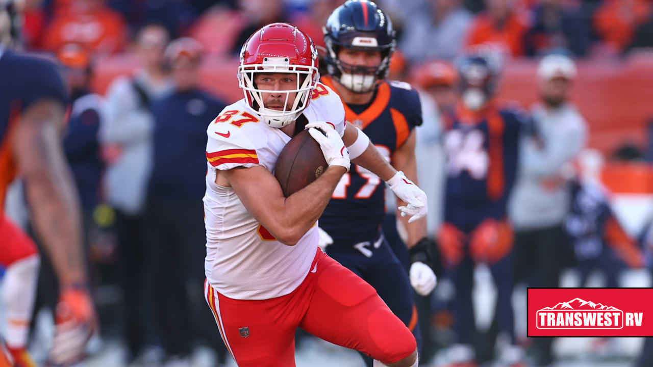 Chiefs hold off Broncos 34-28 to win 10th game of season