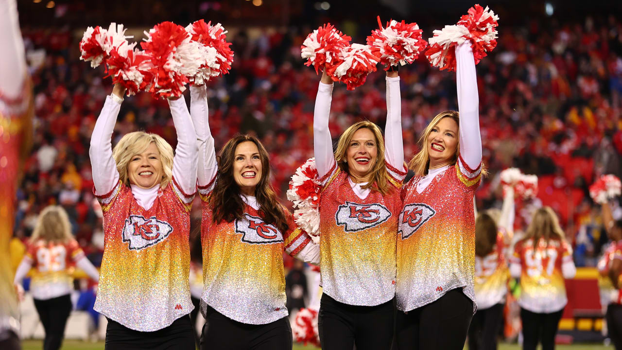 Kansas City Chiefs on X: Congratulations to this year's Chiefs Cheerleaders!  @ChiefsCheer Photo Gallery 