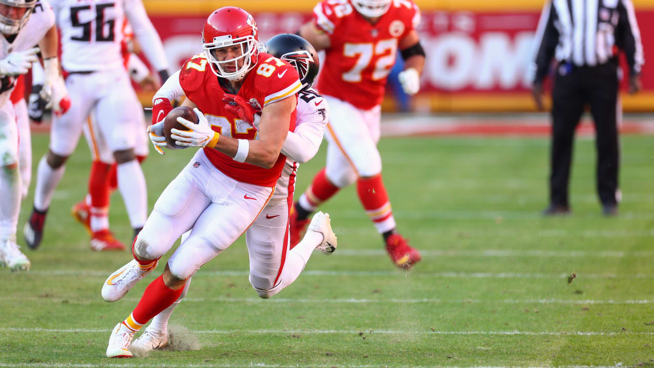 Travis Kelce Sets SingleSeason Record for Receiving Yards by Tight End