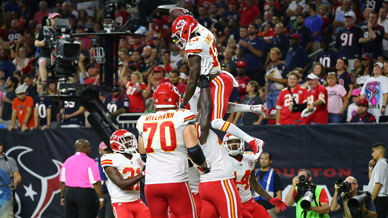 Kansas City Defeats Houston, 42-34, To Remain Unbeaten