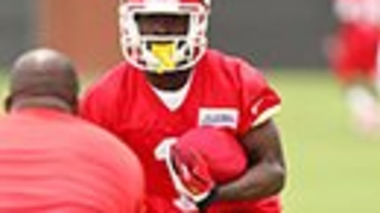 Chiefs Training Camp Report Day 3 A Rookies Incredible Performance - njqy03h