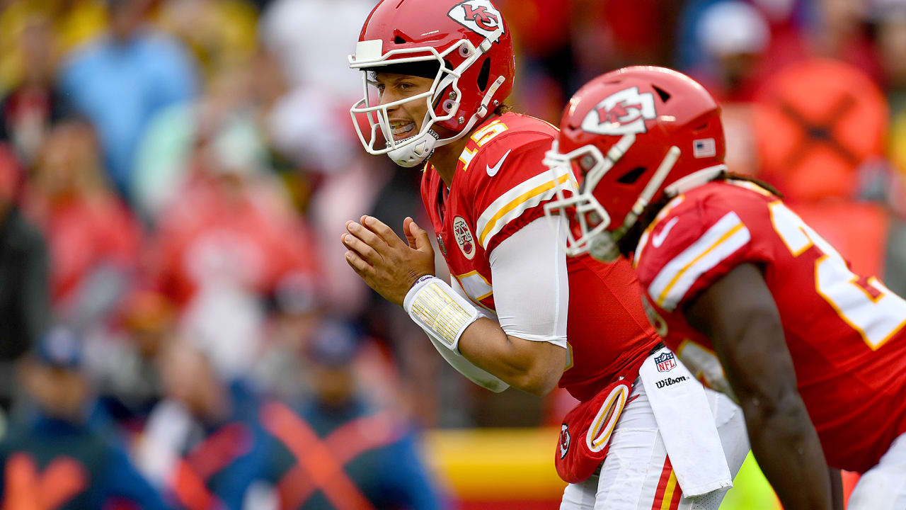 Kansas City Chiefs quarterback Patrick Mahomes' first pass of game hits  tight end Travis Kelce for 16-yard gain