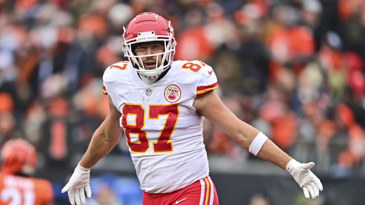 Travis Kelce Reaches 700 Catches Faster Than Any TE in NFL History