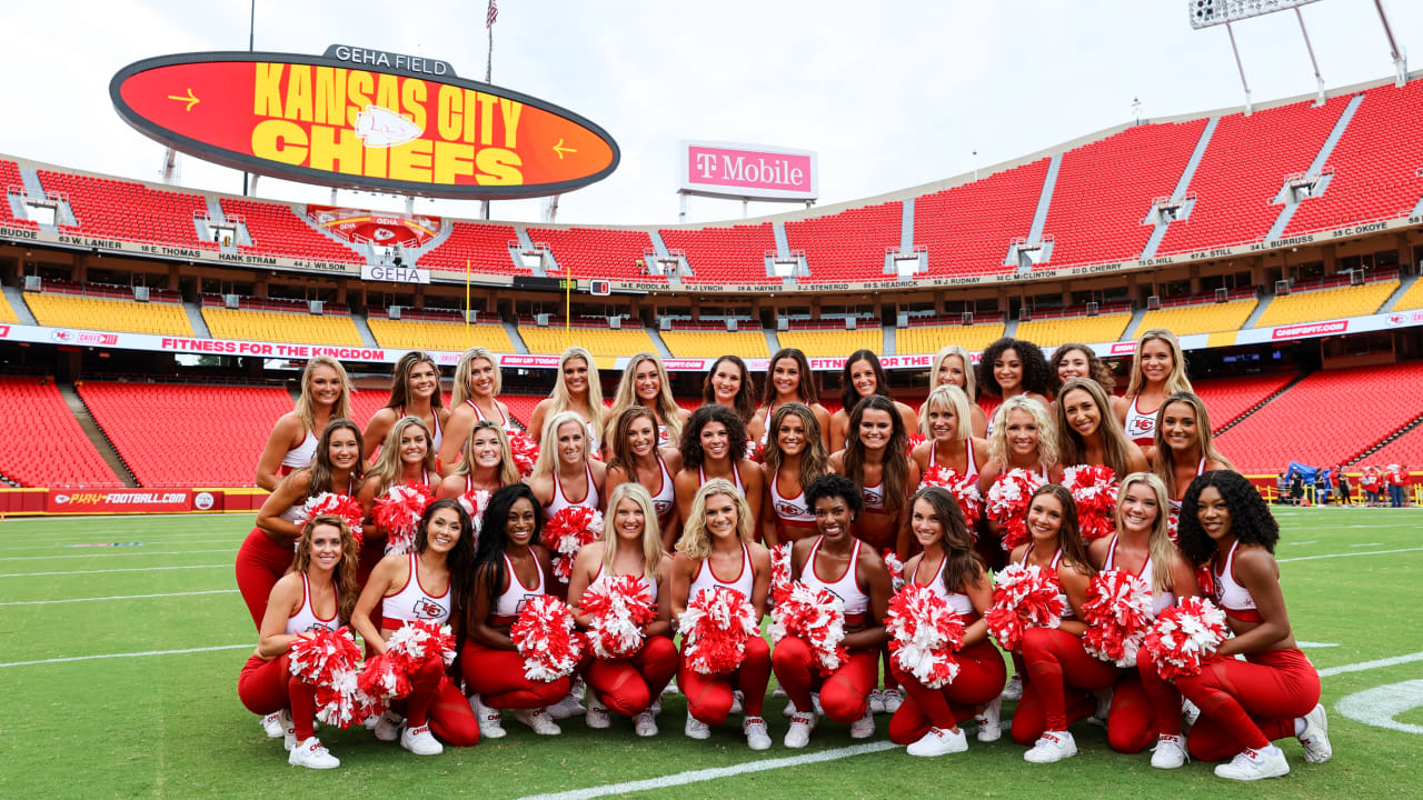 Photos: Chiefs Cheer and Entertainment from Week 10 vs. Jacksonville Jaguars