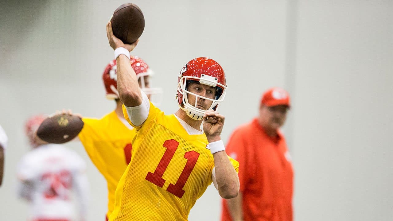 Chiefs QBs Take On OTAs