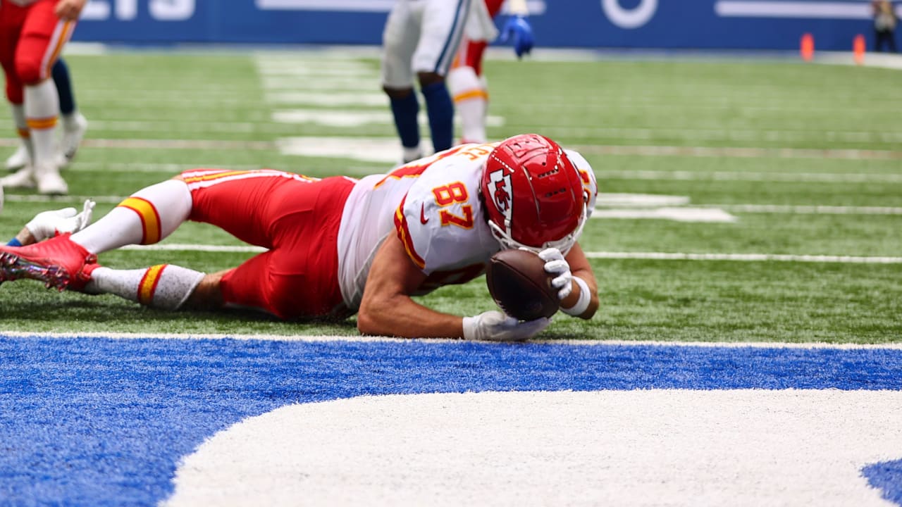 Zach Wilson Throws TD Pass, Runs For 2-PT Conversion On SNF