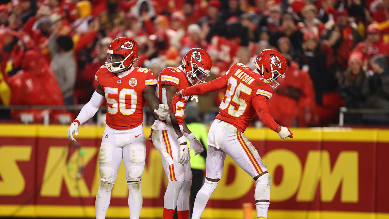 Chiefs advance to fifth straight AFC Championship